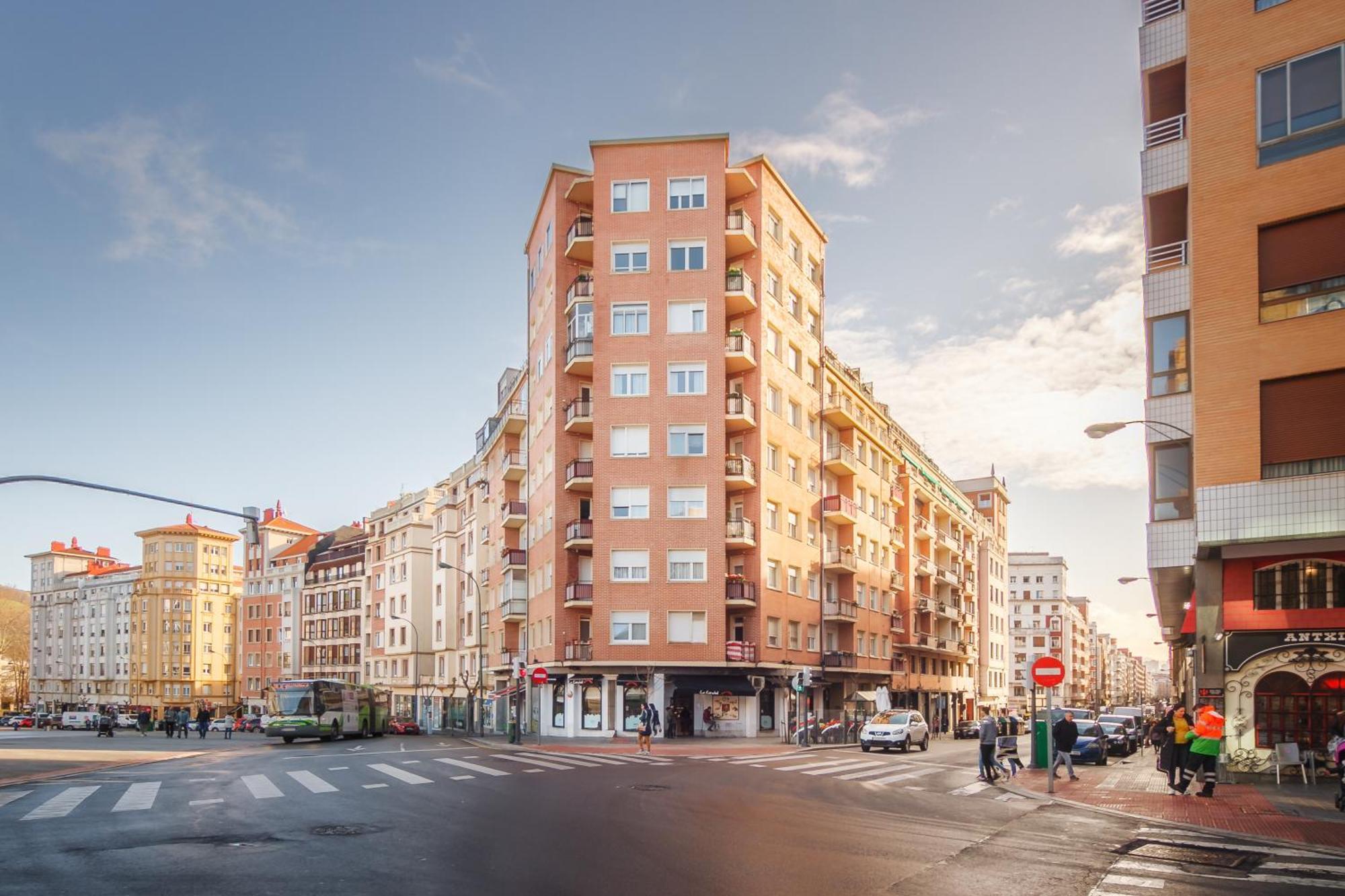 San Mames Apartment - Free Parking Bilbao Bagian luar foto