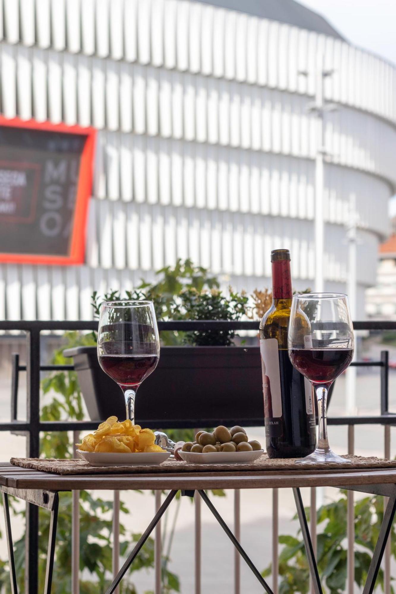 San Mames Apartment - Free Parking Bilbao Bagian luar foto